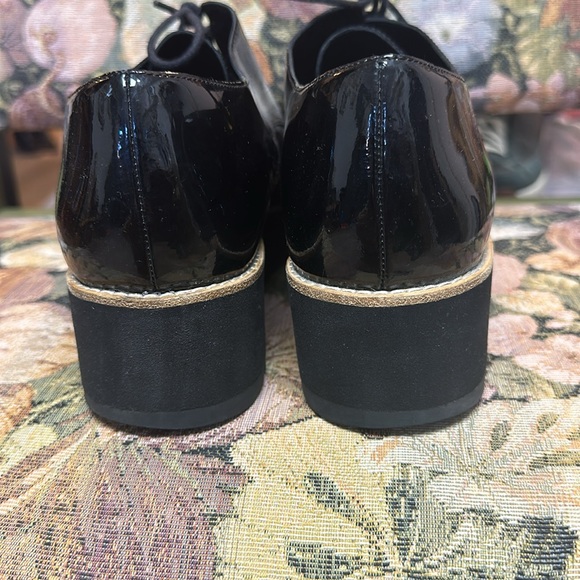 EILEEN FISHER Eddy Patent Leather Platform Lace Oxfords, Size 9.5 - Picture 4 of 7